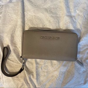Michael Kors Wallet Wristlet